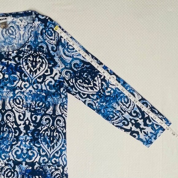 Alia Blue & White Patterned 3/4 Sleeve Top – Size XS - Picture 10 of 10
